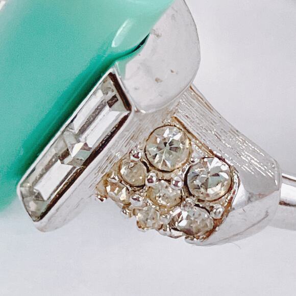 Vintage Trifari Ring Art Deco Style Green Lucite Rhinestone Size 5.75 Adjustable - Picture 5 of 16